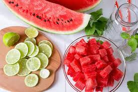 how to do detox drink with watermelon, basil and lime|fitgood360.com